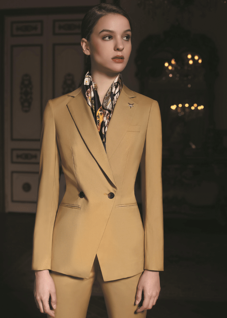 Sophisticated Coffee Brown Pantsuit for Women – High-End Niche Designer Executive Suit with Peak Lapel & High-Waist Trousers