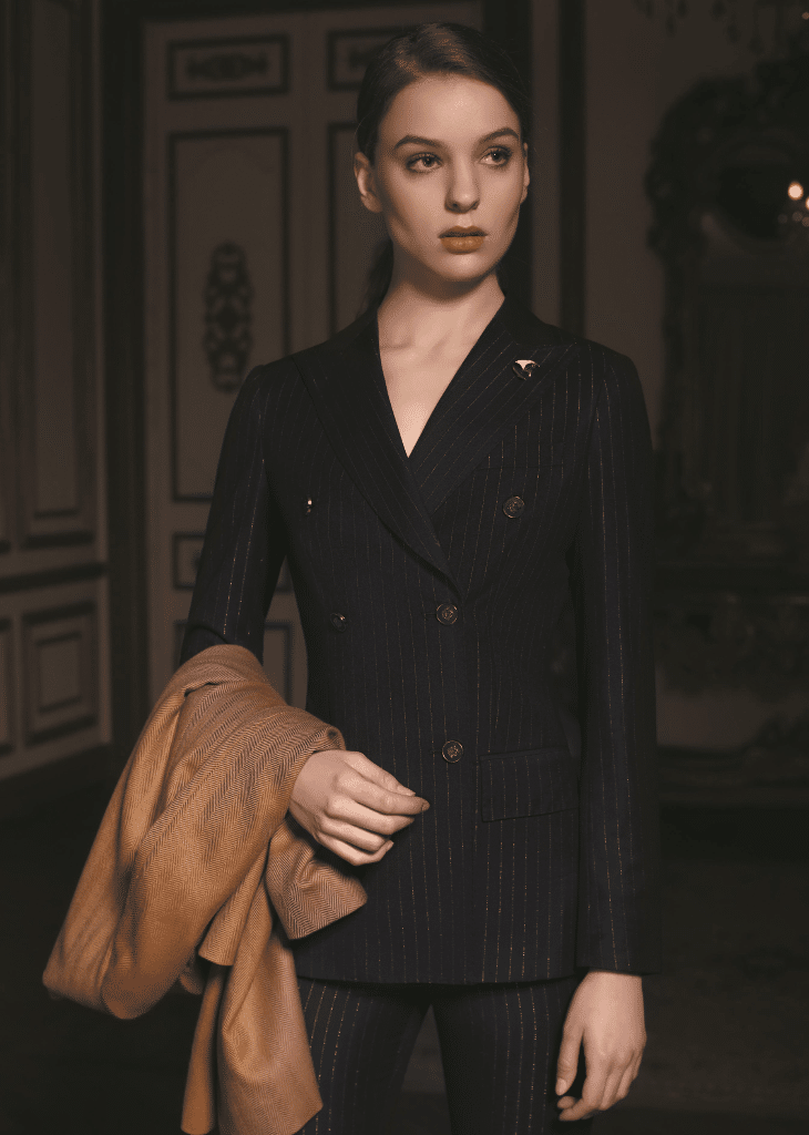 Sophisticated Western-Style Pinstriped Wool Pantsuit for Women – High-End Corporate Executive & CEO Suit for Year-Round Professional Formalwear