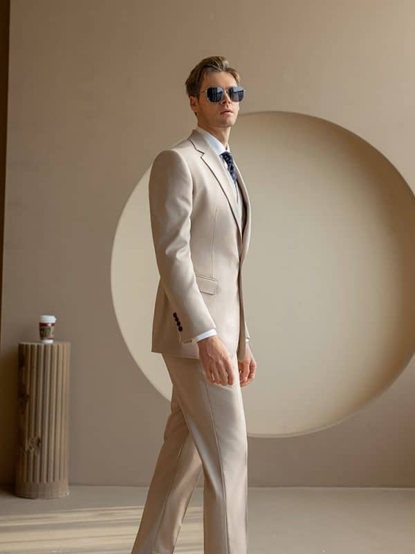 suit (1) Men’s Beige 3-Piece Wool Wedding Suit – Groom’s Formal Business Suit for Spring & Fall