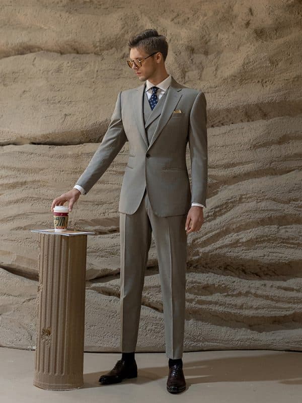 suit (1) Sophisticated British Style Wool Suit for Men – Luxury Bespoke Slim Fit Groom Wedding & Smart Business Formal Wear