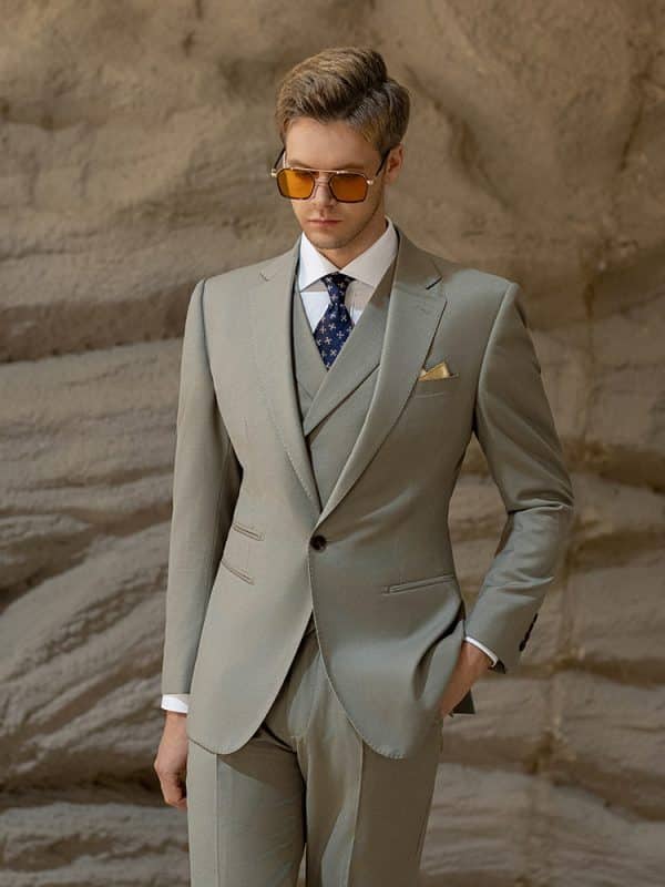 suit (2) Sophisticated British Style Wool Suit for Men – Luxury Bespoke Slim Fit Groom Wedding & Smart Business Formal Wear
