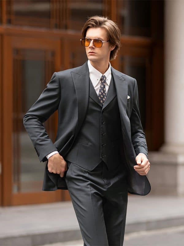 suit (2) Sophisticated British Style Wool 3-Piece Suit for Men – High-End Bespoke Groom Wedding & All-Season Business Formal Wear